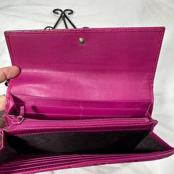 GUCCI Pink Guccissima Leather Continental Wallet - Picture 6 of 7